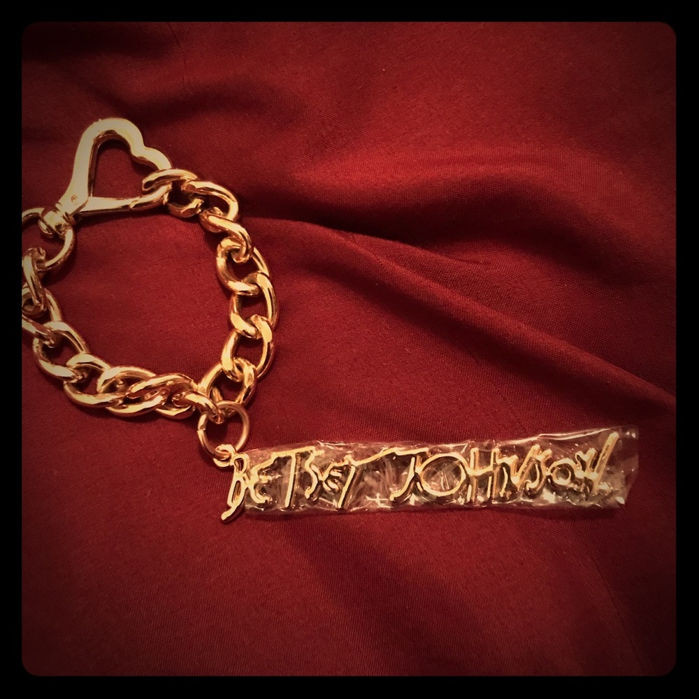 Betsey Johnson gold heart keychain
